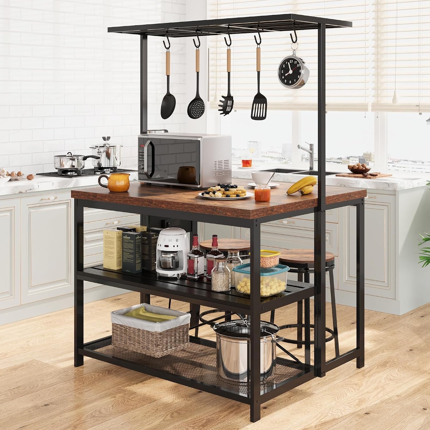 Kitchen Baking Rack - 47 นิ้ว ไอส์แลนด์ครัวพร้อมเต้ารับไฟฟ้าและพื้นที่เก็บของ - ชั้นวางอุปกรณ์เบเกอรี่ขนาดใหญ่ ชั้นวางไมโครเวฟพร้อมชั้นวาง